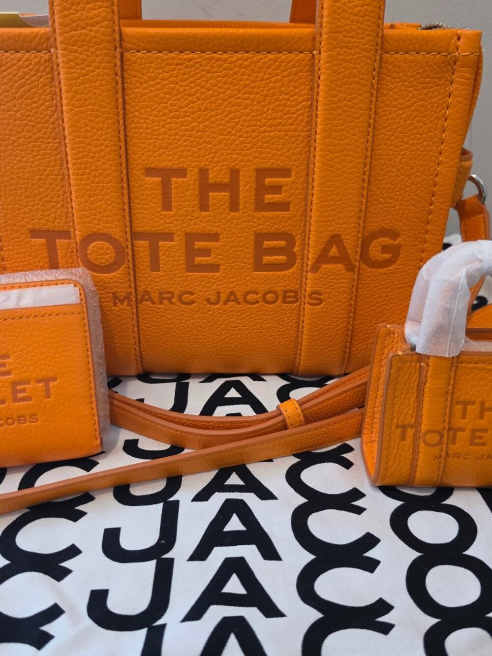 Marc Jacobs Small Leather Orange Tote Crossbody w/ Matching wallet & Tote Charm
